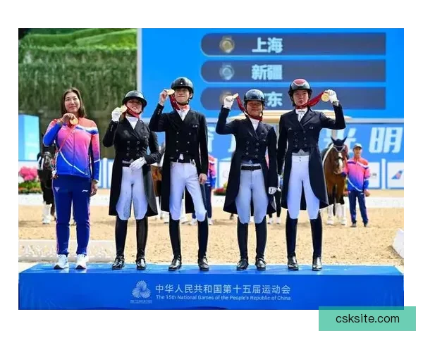 马术个人盛装舞步预赛 朱佩嘉小组排第十